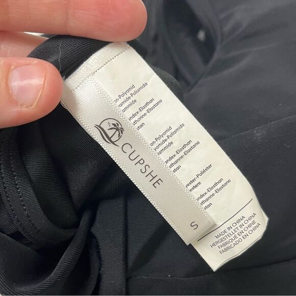 CUPSHE Women's One Piece V Neck Scalloped Mesh Swimsuit in Black SZ S - Picture 6 of 7